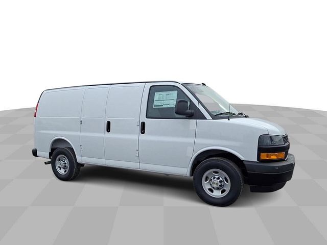 2025 Chevrolet Express Base