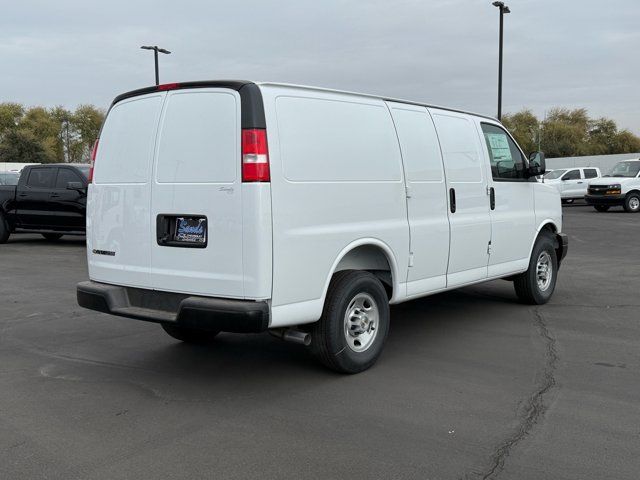 2025 Chevrolet Express Base