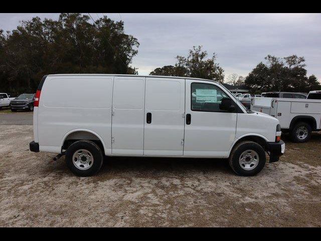 2025 Chevrolet Express Base