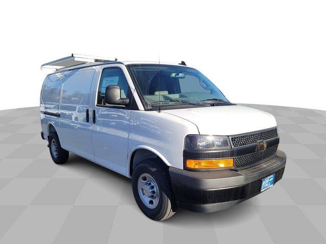 2025 Chevrolet Express Base