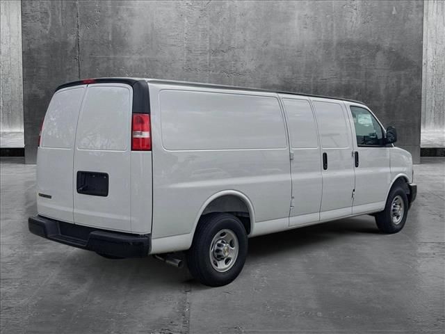 2025 Chevrolet Express Base