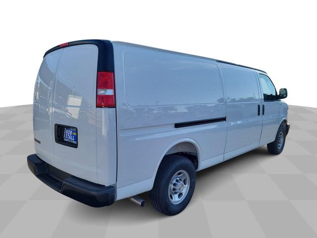 2025 Chevrolet Express Base