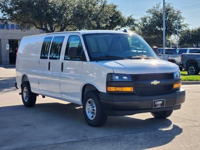 2025 Chevrolet Express Base