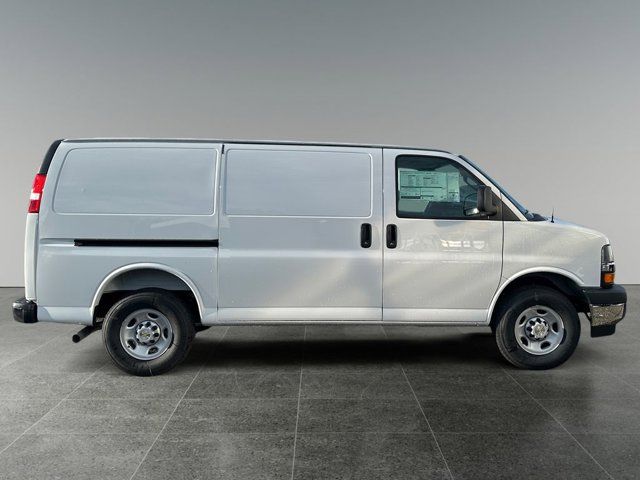 2025 Chevrolet Express Base