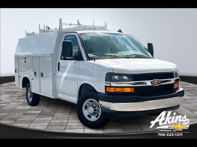 2025 Chevrolet Express Base