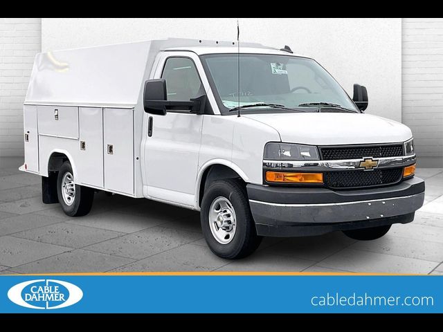 2025 Chevrolet Express Base