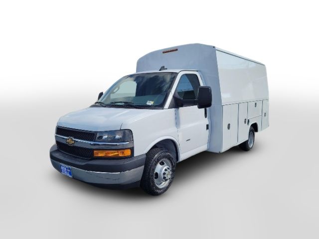 2025 Chevrolet Express Base