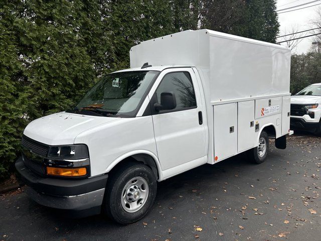 2025 Chevrolet Express Base