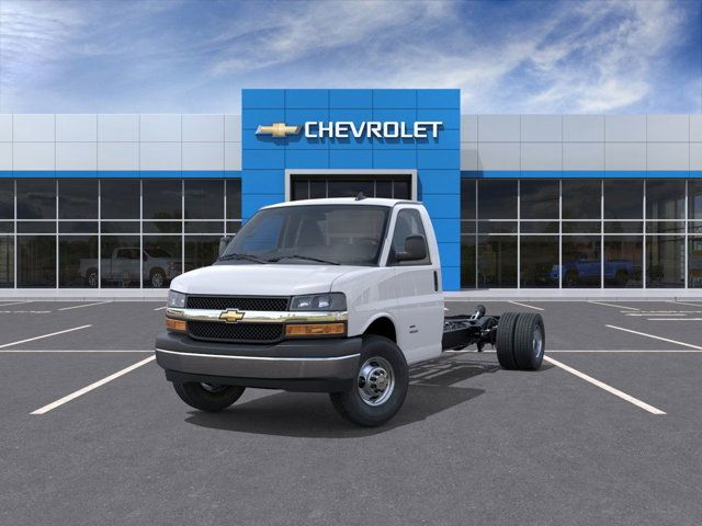 2025 Chevrolet Express Base