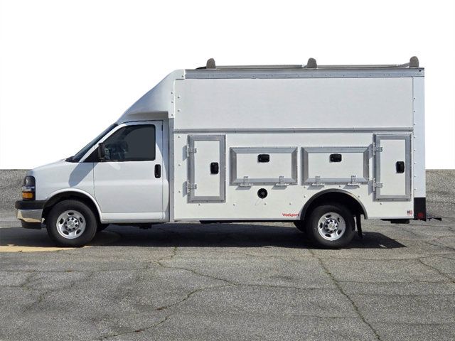 2025 Chevrolet Express Base