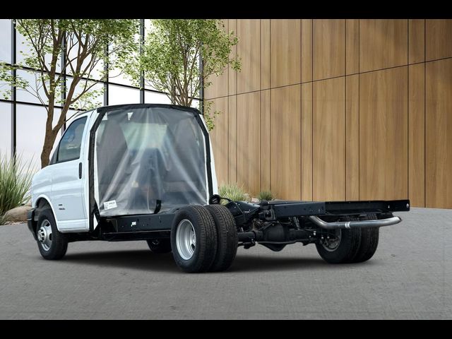 2025 Chevrolet Express Base