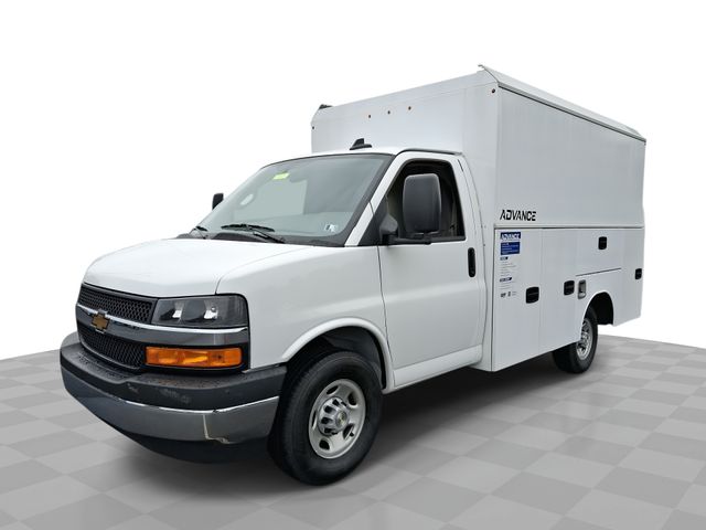 2025 Chevrolet Express Base