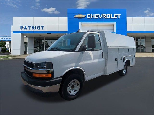 2025 Chevrolet Express Base
