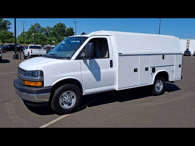2025 Chevrolet Express Base