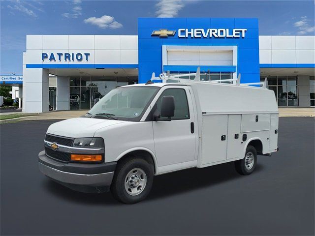 2025 Chevrolet Express Base