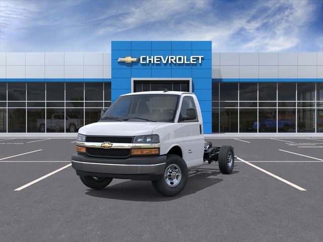 2025 Chevrolet Express Base