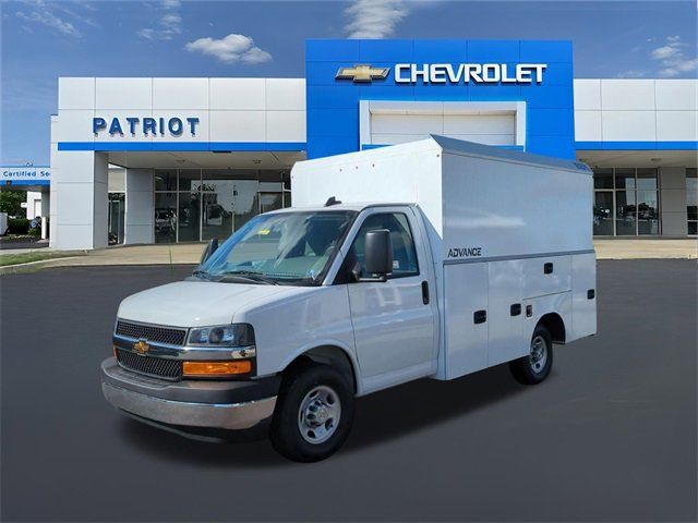 2025 Chevrolet Express Base