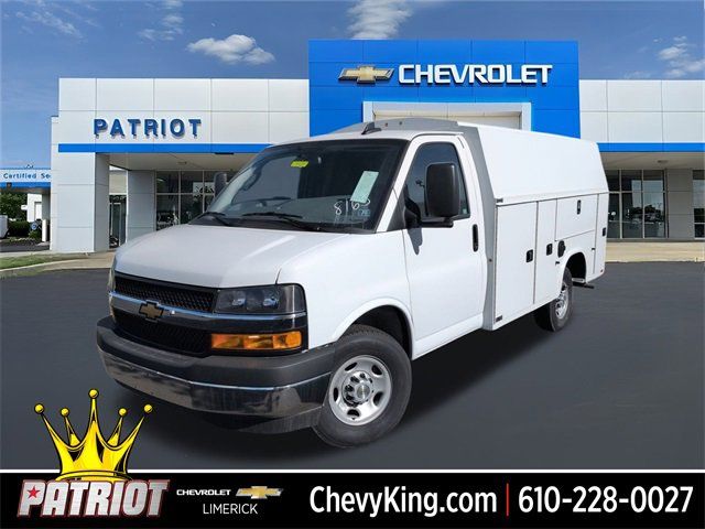 2025 Chevrolet Express Base