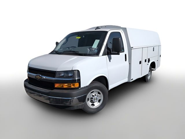 2025 Chevrolet Express Base