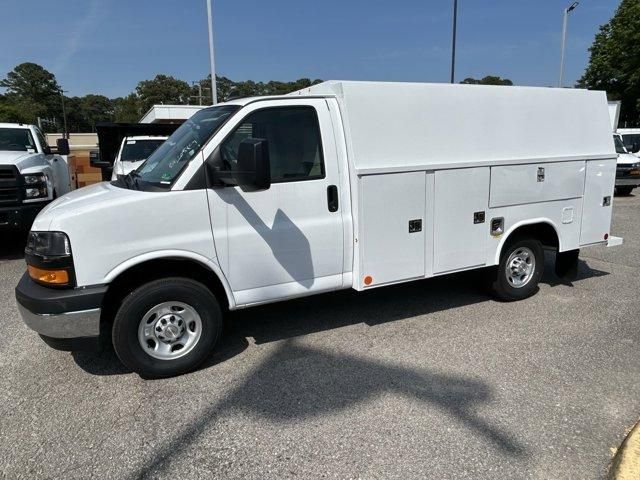 2025 Chevrolet Express Base