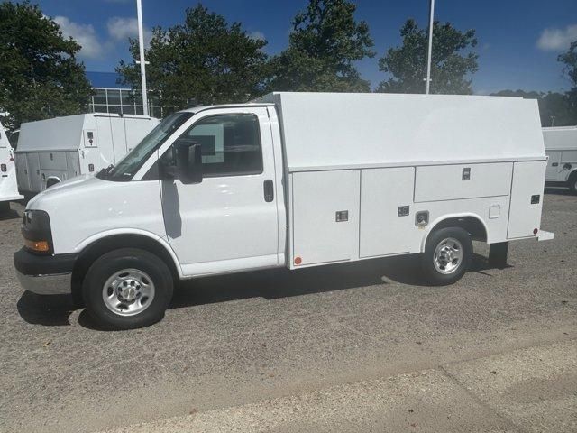2025 Chevrolet Express Base