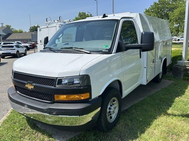 2025 Chevrolet Express Base