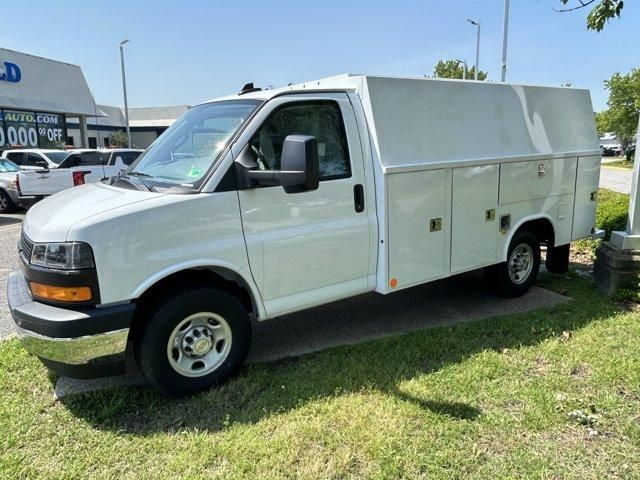 2025 Chevrolet Express Base