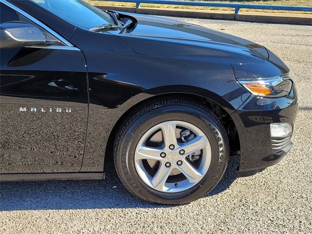 2025 Chevrolet Malibu LS