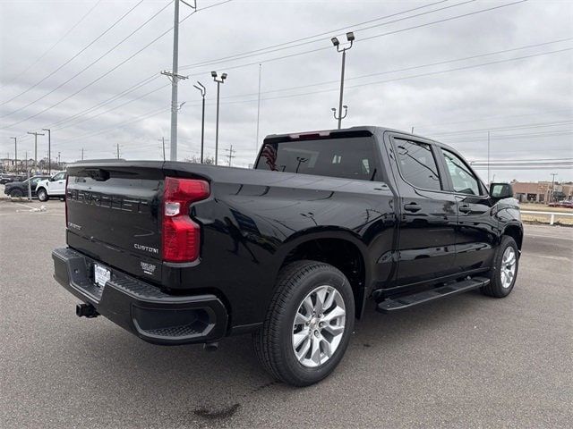 2025 Chevrolet Silverado 1500 Custom