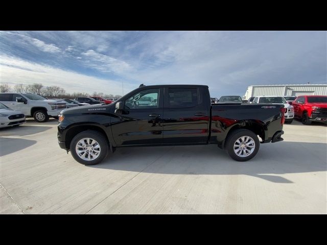 2025 Chevrolet Silverado 1500 Custom