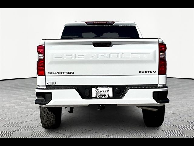 2025 Chevrolet Silverado 1500 Custom