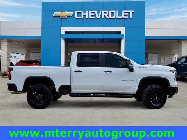 2025 Chevrolet Silverado 2500HD ZR2