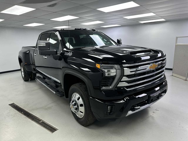 2025 Chevrolet Silverado 3500HD High Country