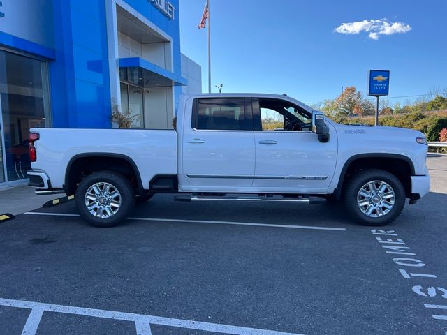 2025 Chevrolet Silverado 3500HD High Country