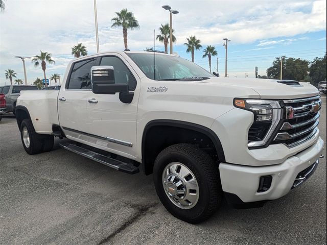 2025 Chevrolet Silverado 3500HD High Country