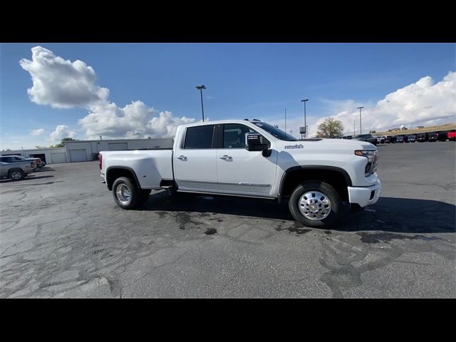 2025 Chevrolet Silverado 3500HD High Country