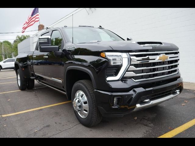 2025 Chevrolet Silverado 3500HD High Country