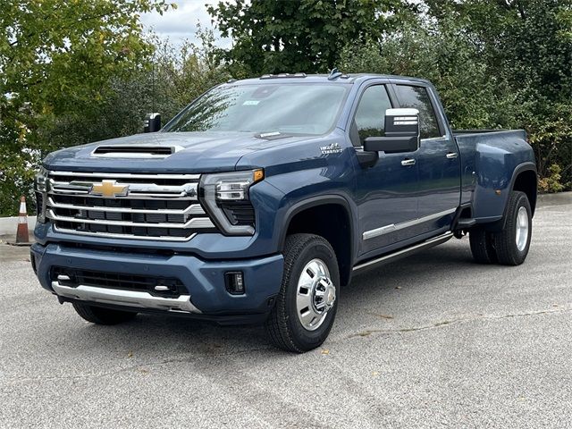 2025 Chevrolet Silverado 3500HD High Country