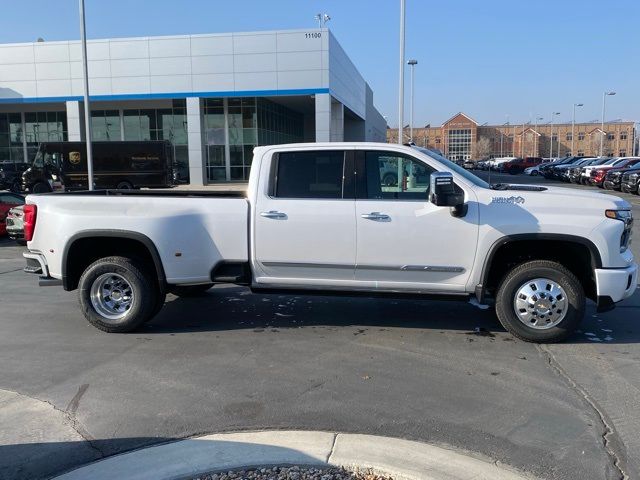 2025 Chevrolet Silverado 3500HD High Country