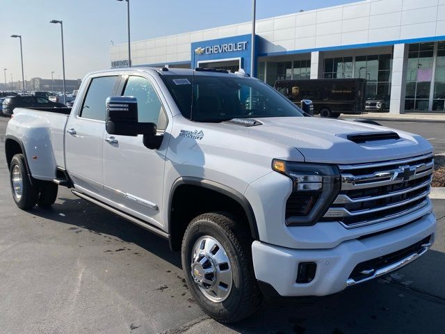 2025 Chevrolet Silverado 3500HD High Country