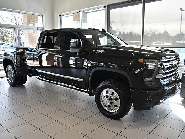 2025 Chevrolet Silverado 3500HD High Country