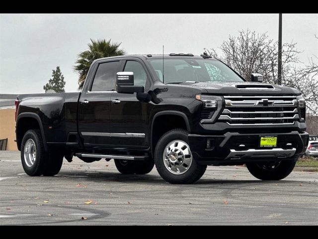 2025 Chevrolet Silverado 3500HD High Country