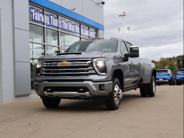 2025 Chevrolet Silverado 3500HD High Country