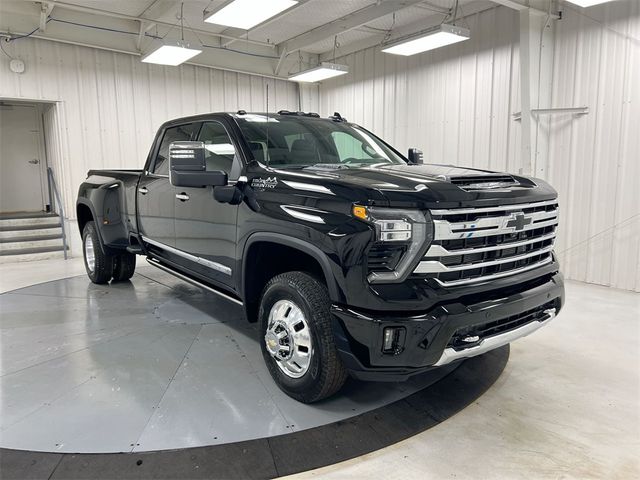 2025 Chevrolet Silverado 3500HD High Country