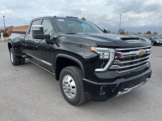 2025 Chevrolet Silverado 3500HD High Country