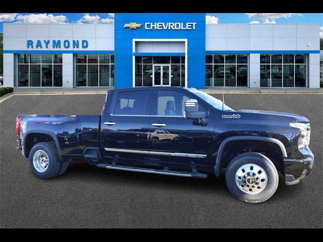 2025 Chevrolet Silverado 3500HD High Country