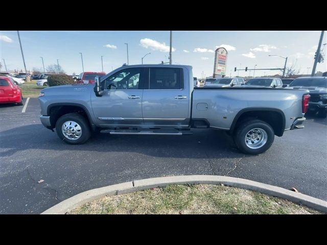 2025 Chevrolet Silverado 3500HD High Country