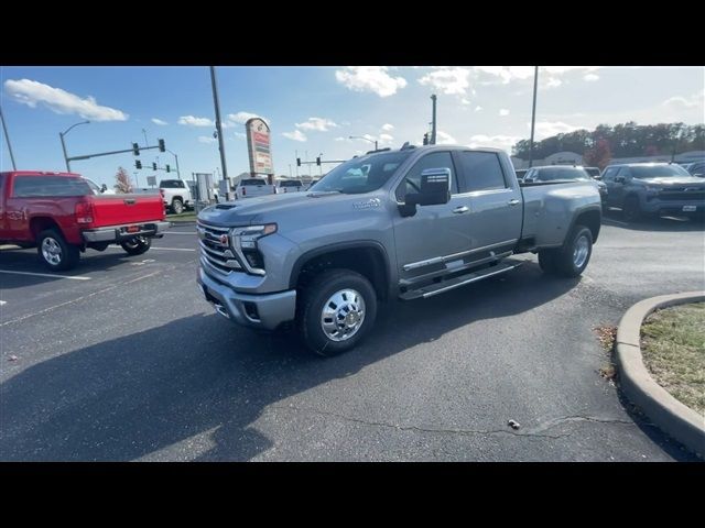 2025 Chevrolet Silverado 3500HD High Country