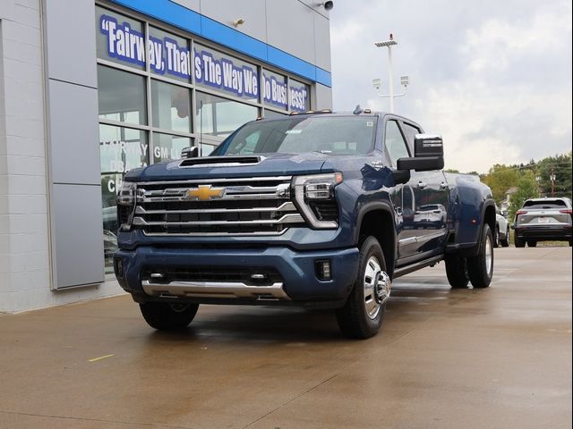 2025 Chevrolet Silverado 3500HD High Country