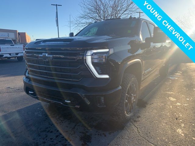 2025 Chevrolet Silverado 3500HD High Country